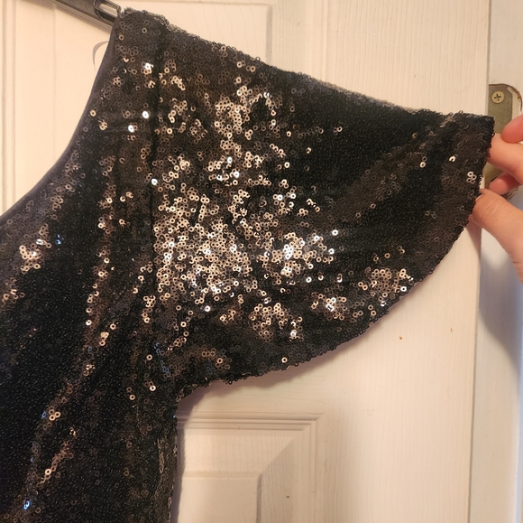 Lulus Shimmering Star Black Sequin One-Shoulder Flutter Sleeve Dress NWT - Picture 2 of 4
